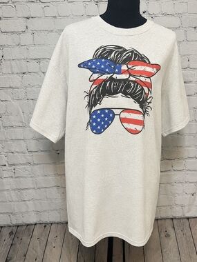 Women’s boutique Cream Graphic Tee with American Flag Sunglasses